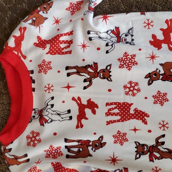 Boys Girls Rudolph The Red Nosed Reindeer Pajamas Size 4 6 8 10 NWT - Picture 4 of 4